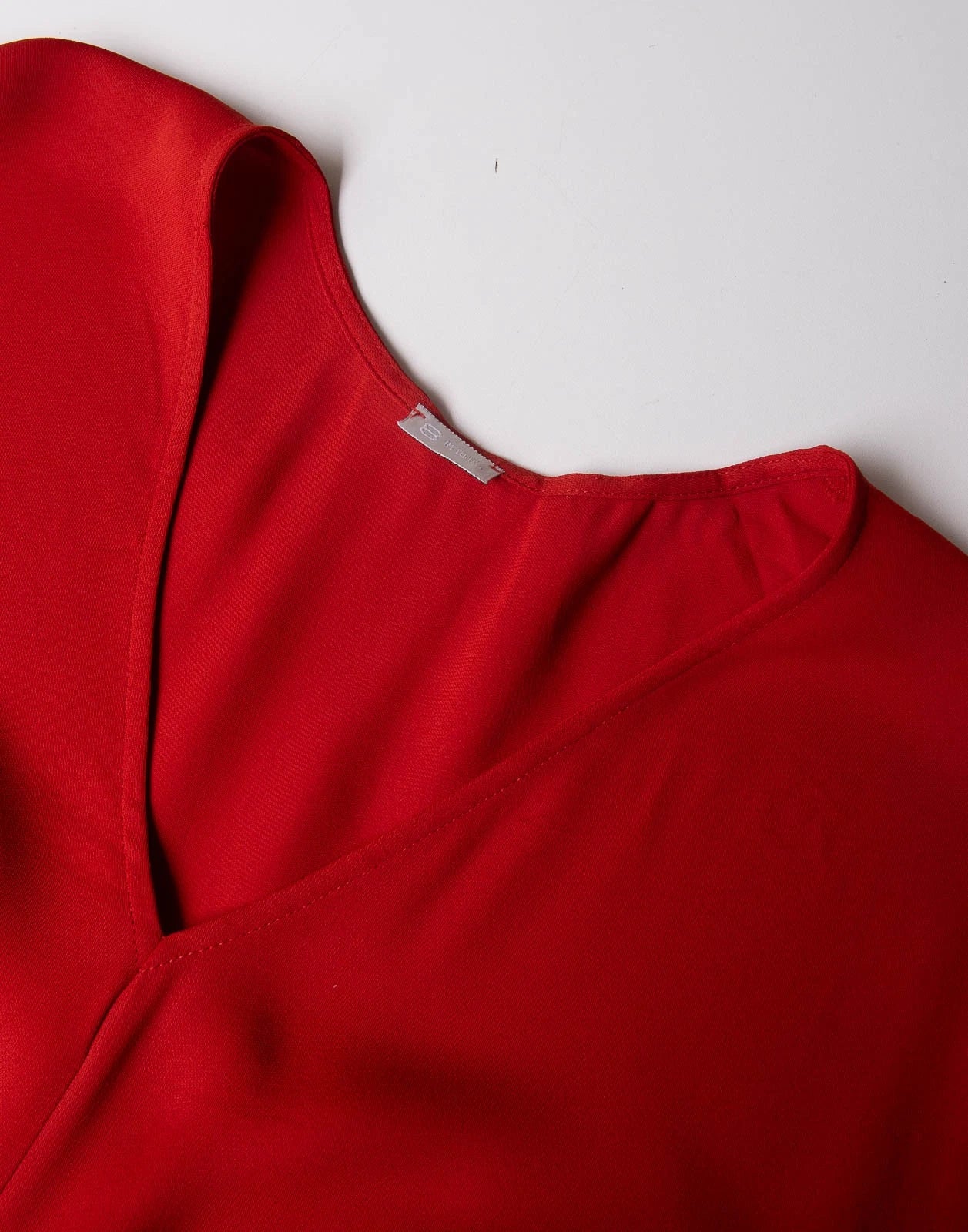 “8” Crepe Top Blouse — IT 38 (XS) — V-Neck, Tie-Bow, Bracelet Sleeve