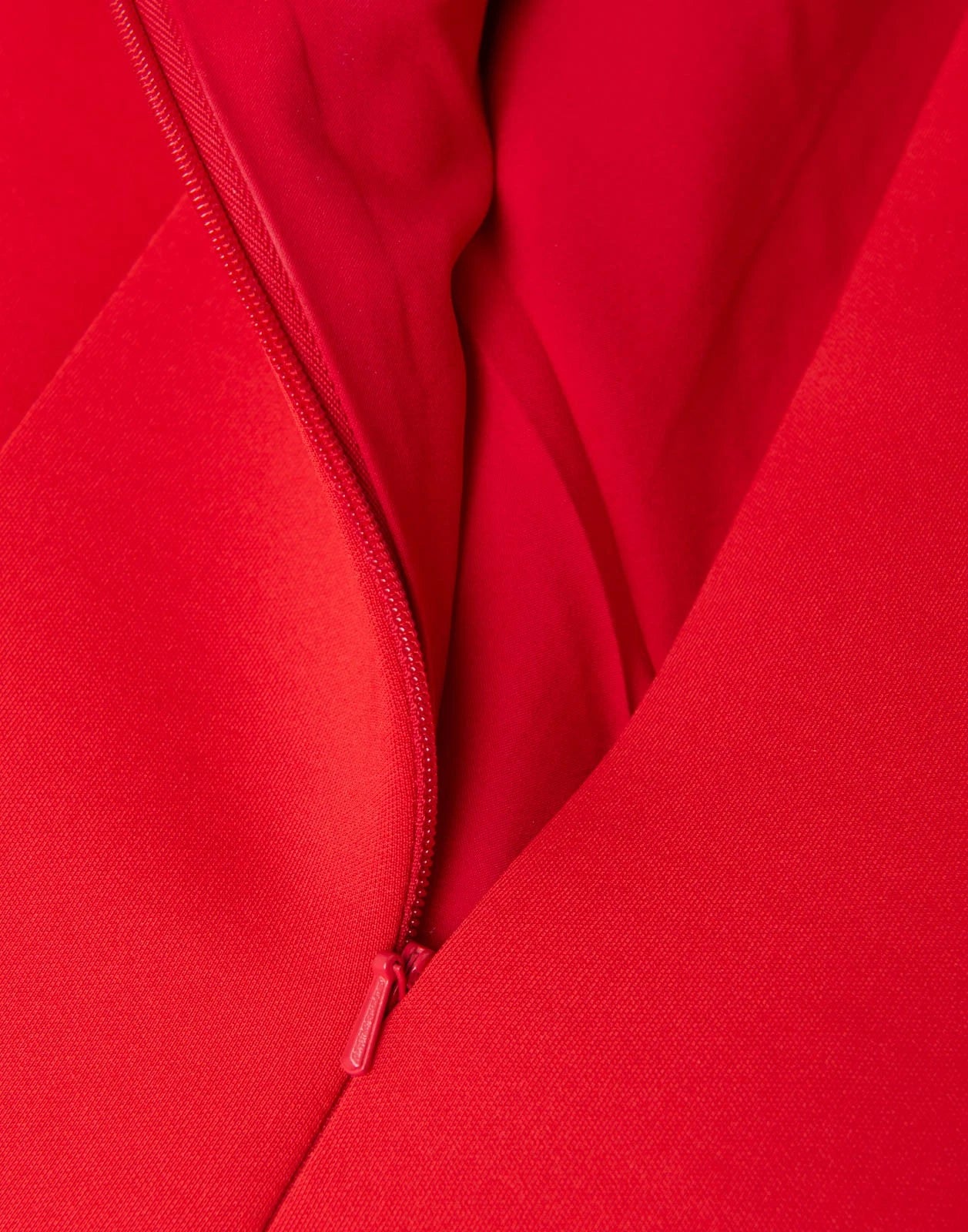 BADGLEY MISCHKA Scuba Pencil Dress — US 4 / UK 8 / IT 40 (S) — Red — Flared Cuffs • Boat Neck