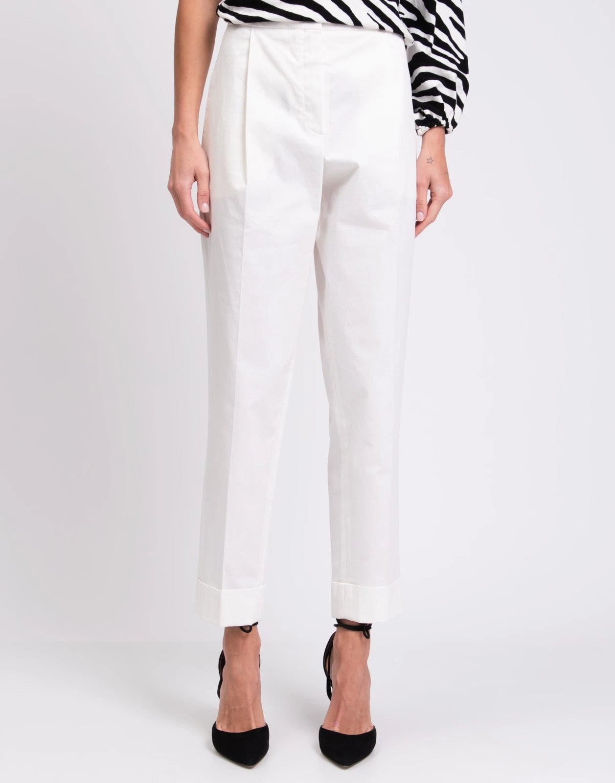 ODEEH Cropped Trousers — W36 — High Waist • Pleated Front • Turn-Up Cuffs