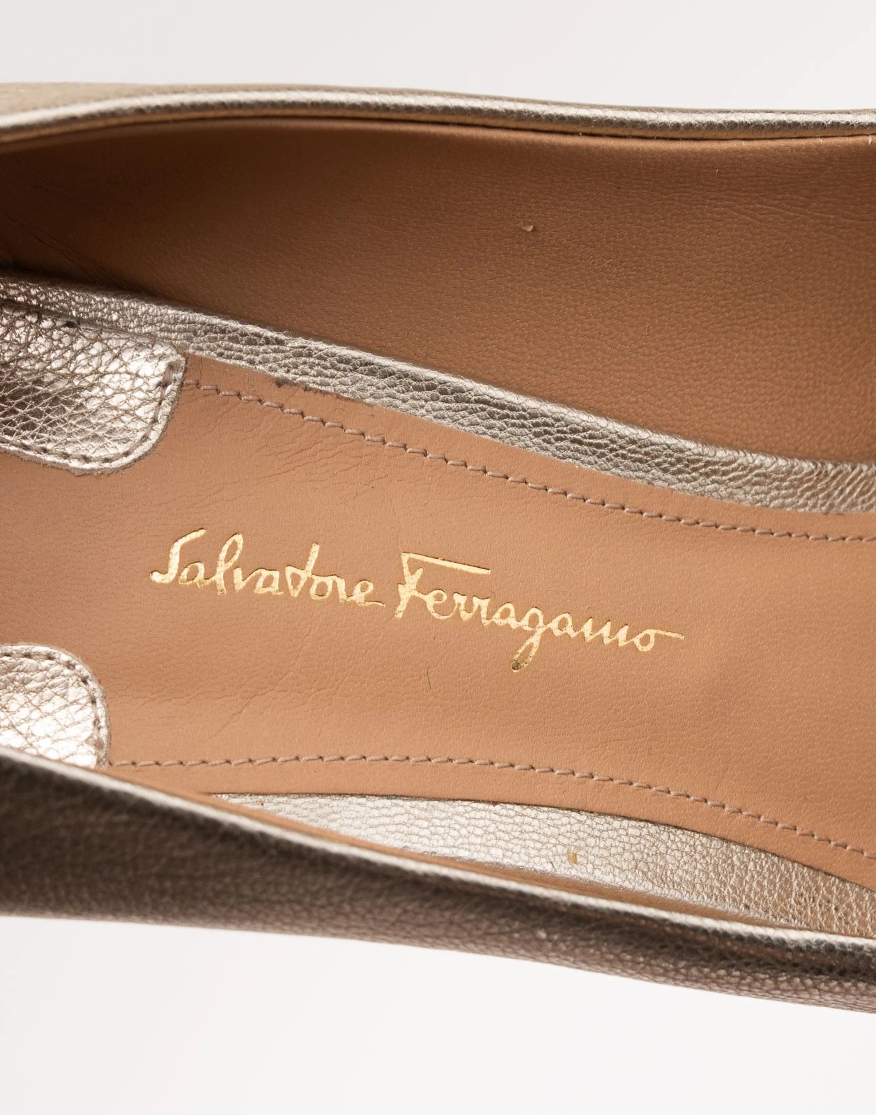 SALVATORE FERRAGAMO Leather Pump Shoes — US 7 / UK 4 / EU 37.5 — Silver • Stiletto