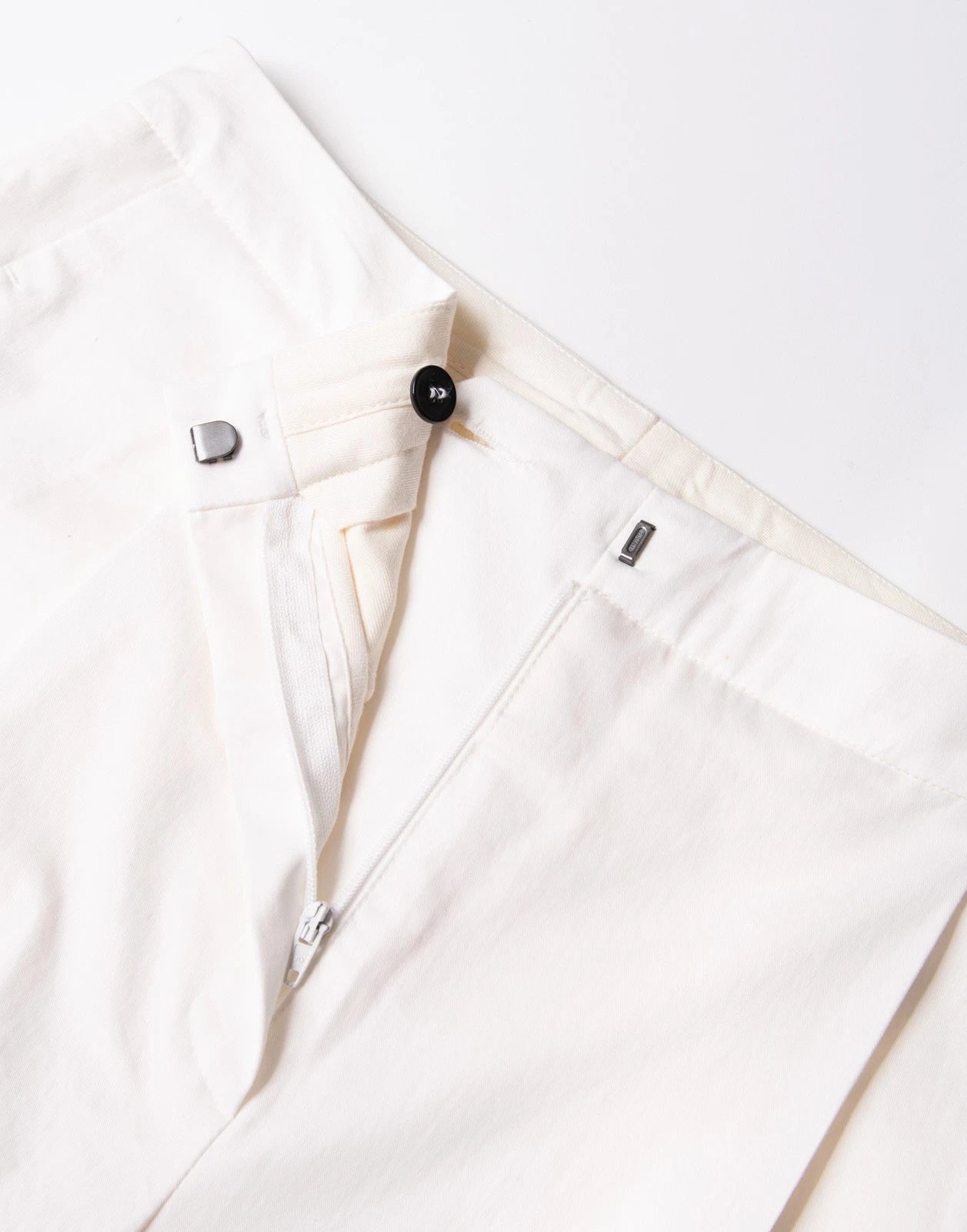 ODEEH Cropped Trousers — W36 — High Waist • Pleated Front • Turn-Up Cuffs